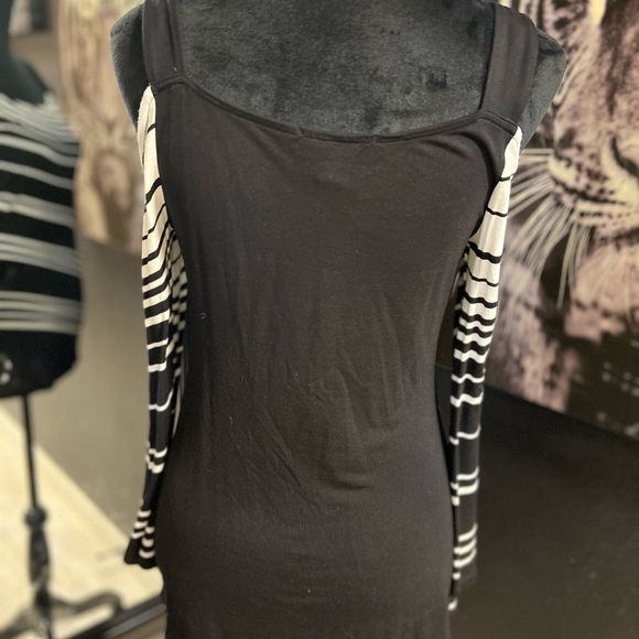 🖤🤍LIKE NEW INC INTERNATIONAL CONCEPTS BLACK AND WHITE STRIPED BLOUSE SZ M🤍🖤 - Picture 4 of 6